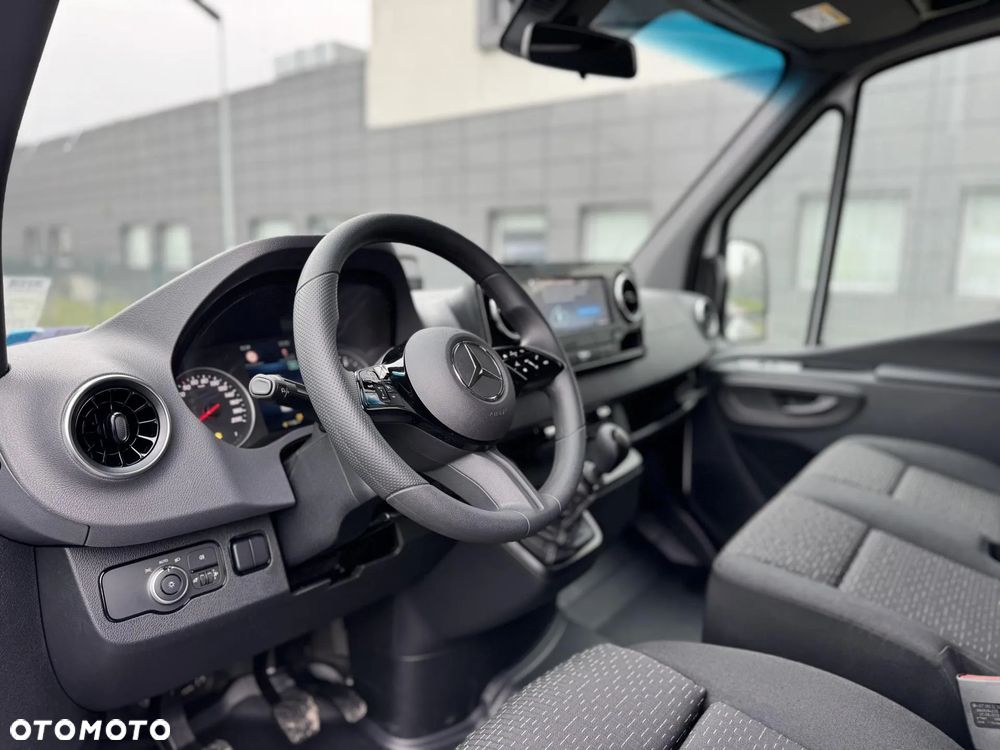 Mercedes-Benz Sprinter - 6