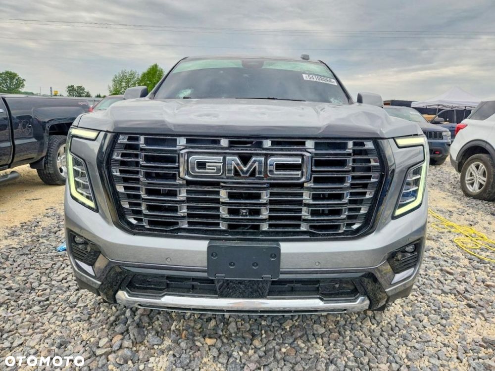 GMC Yukon - 2