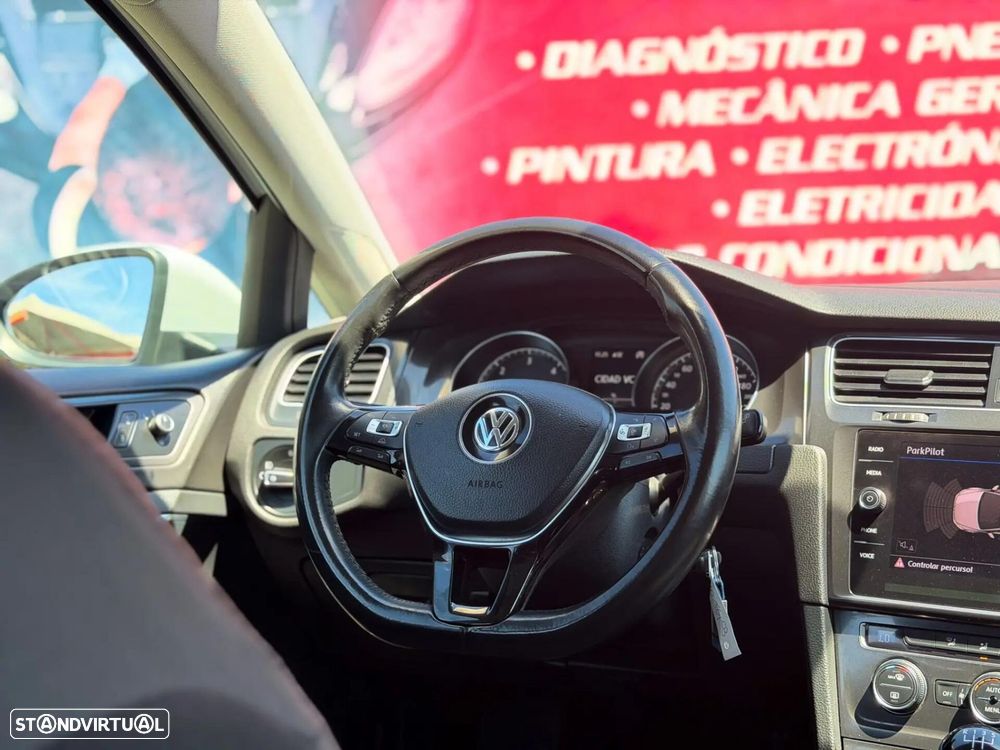 VW Golf 1.6 TDI Confortline - 19