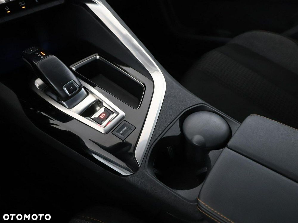 Peugeot 5008 1.2 PureTech Active S&S EAT6 - 30