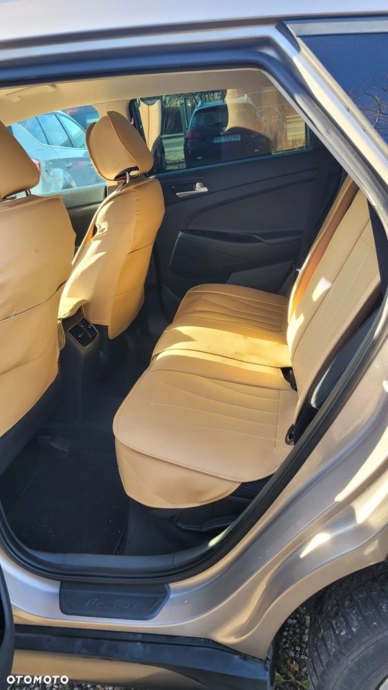 Hyundai Tucson 1.6 GDI BlueDrive GO 2WD - 15