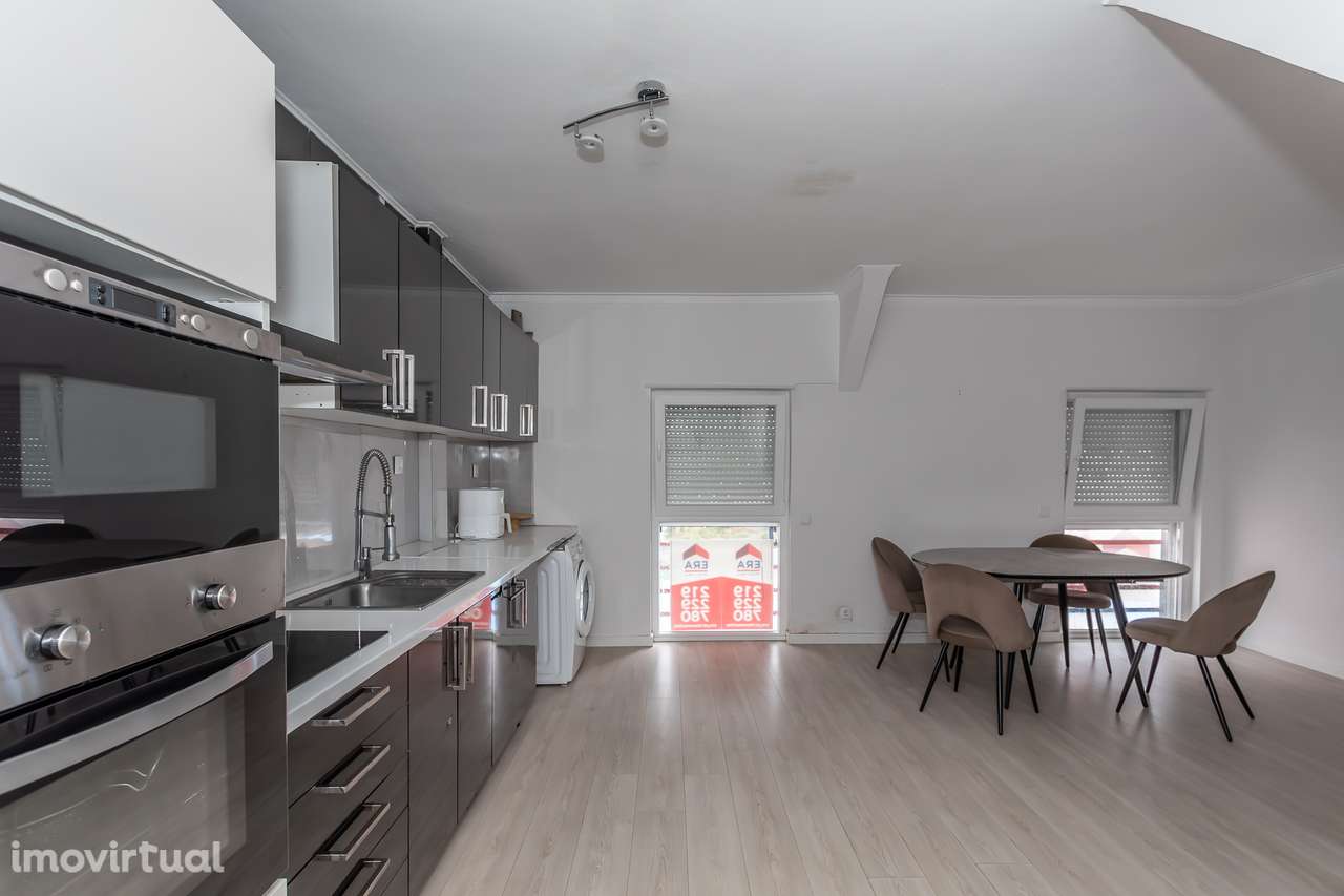 Vende-se T2 em Mem Martins - Grande imagem: 3/22