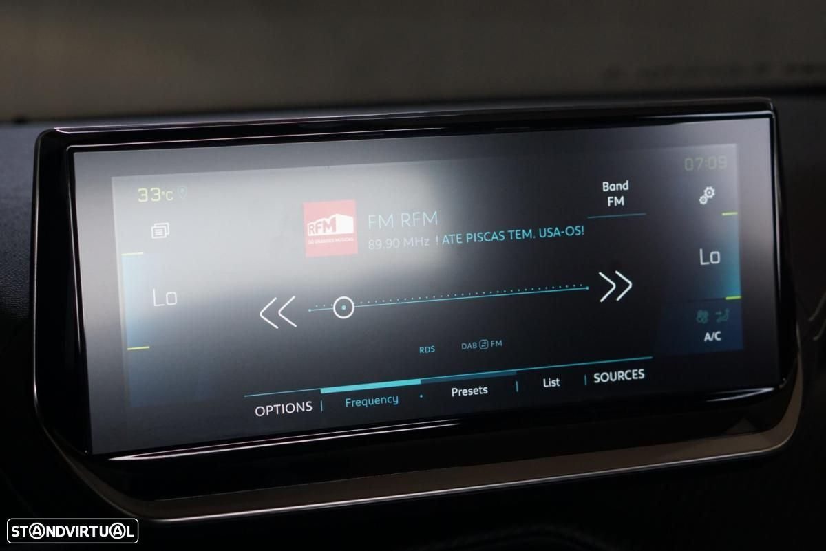 Peugeot e-2008 50 kWh GT - 10