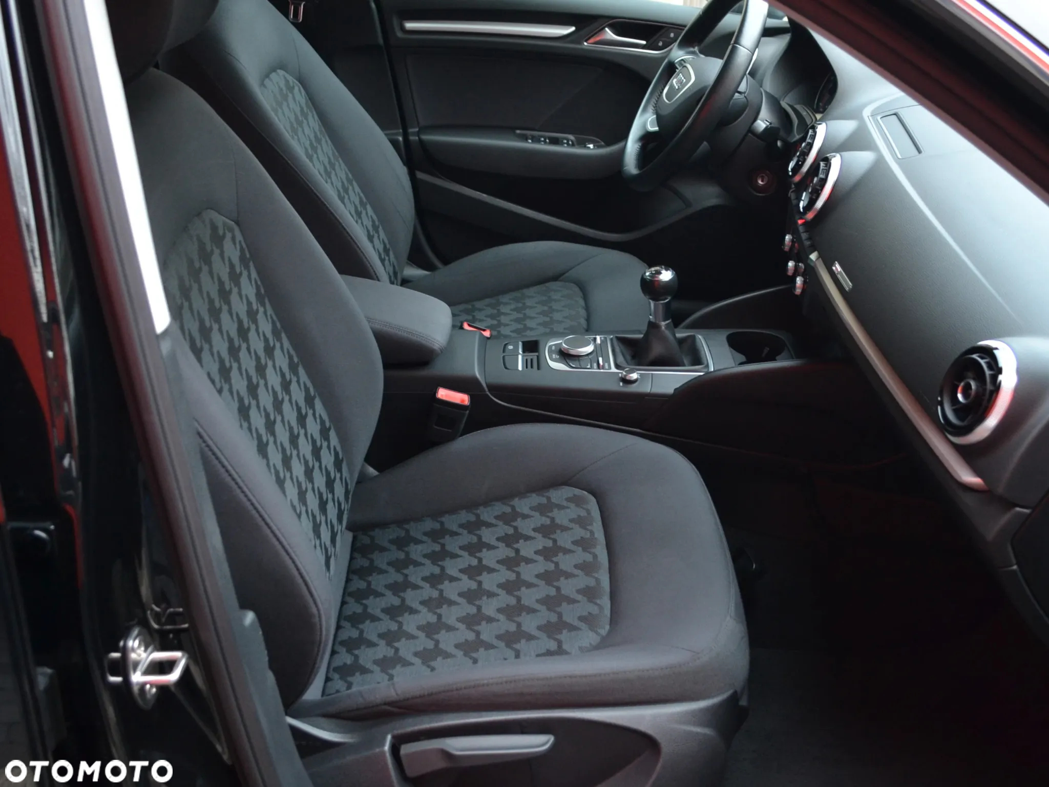 Audi A3 1.6 TDI Sportback (clean diesel) Attraction - 8