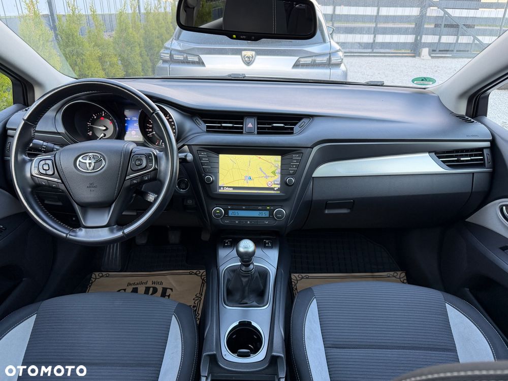 Toyota Avensis - 9