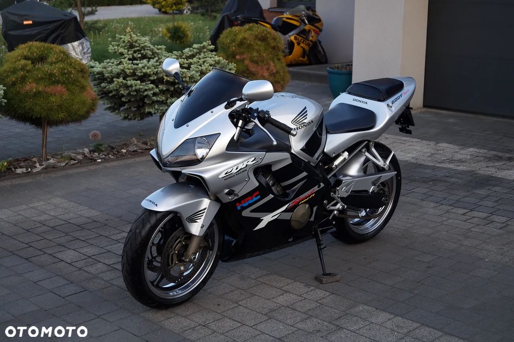 Honda CBR - 3