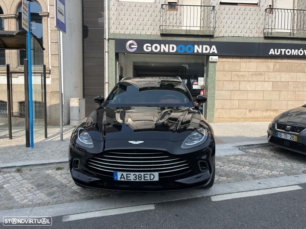 Aston Martin DBX — photo 4