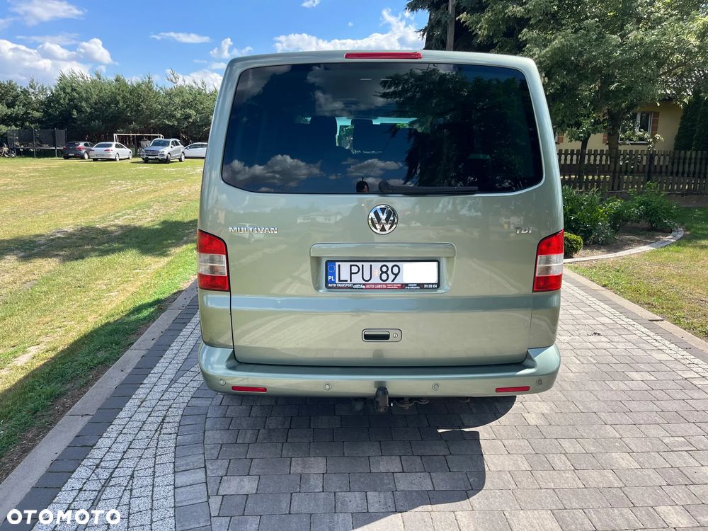 Volkswagen Multivan - 9