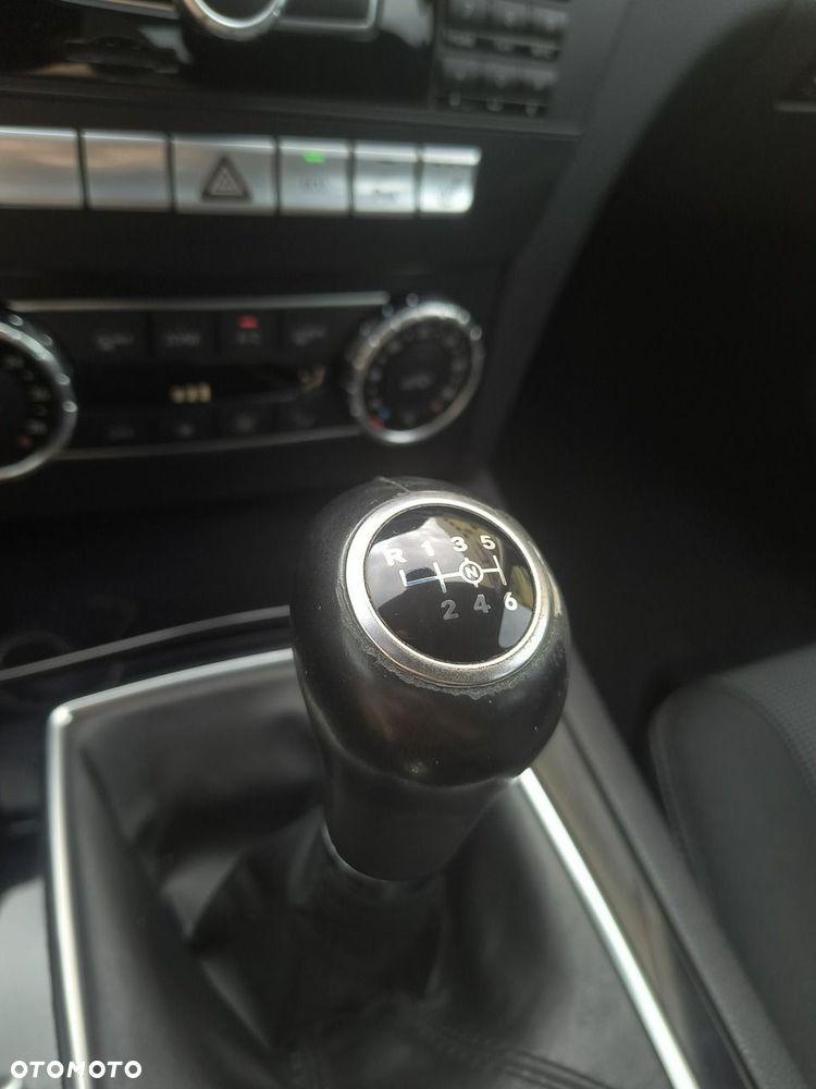 Mercedes-Benz Klasa C 200 CDI DPF (BlueEFFICIENCY) Elegance - 34