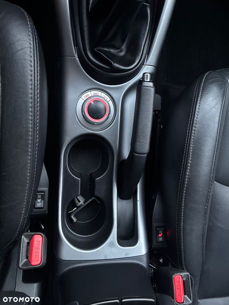 Peugeot 4007 7-Sitzer Sport - 14