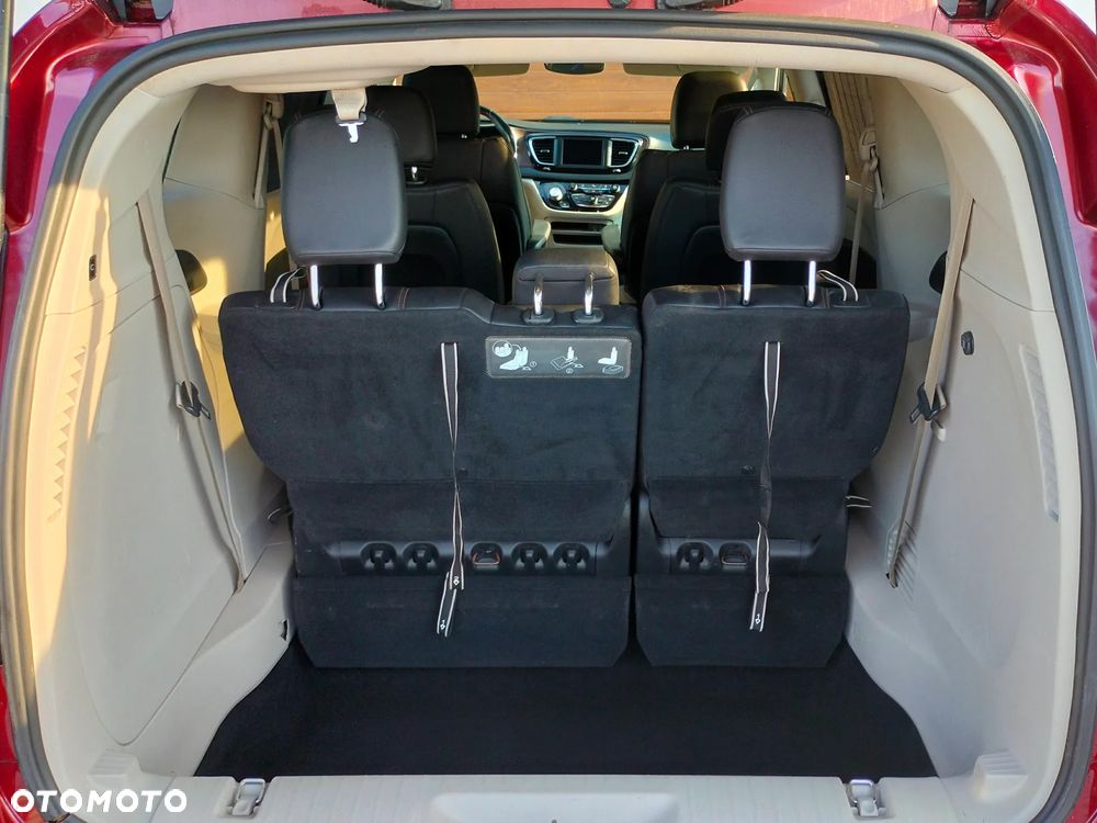 Chrysler Pacifica - 22