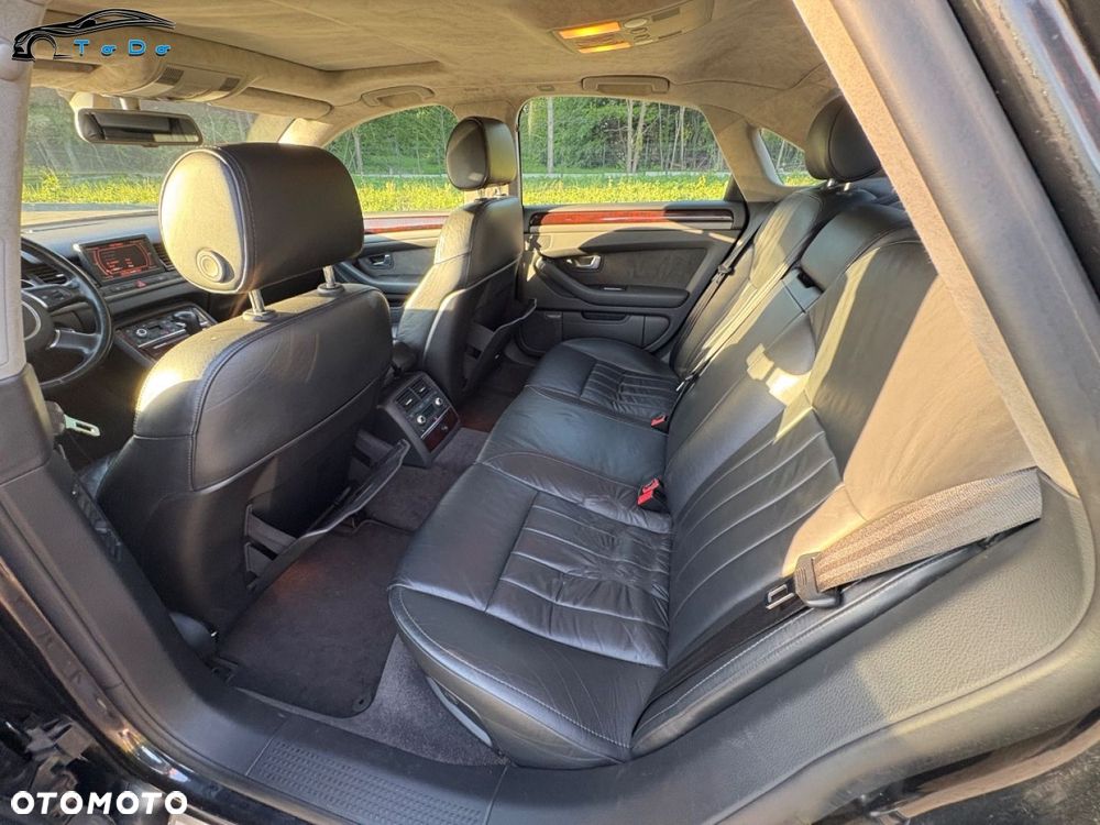 Audi A8 4.2 Quattro - 24