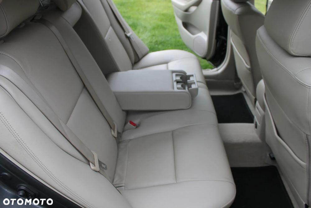 Toyota Avensis 2.2 D-CAT Executive - 29