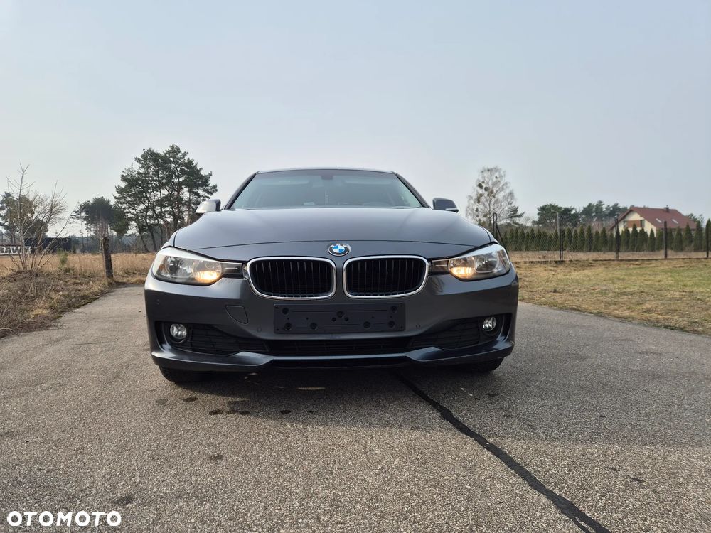 BMW Seria 3 316d - 11