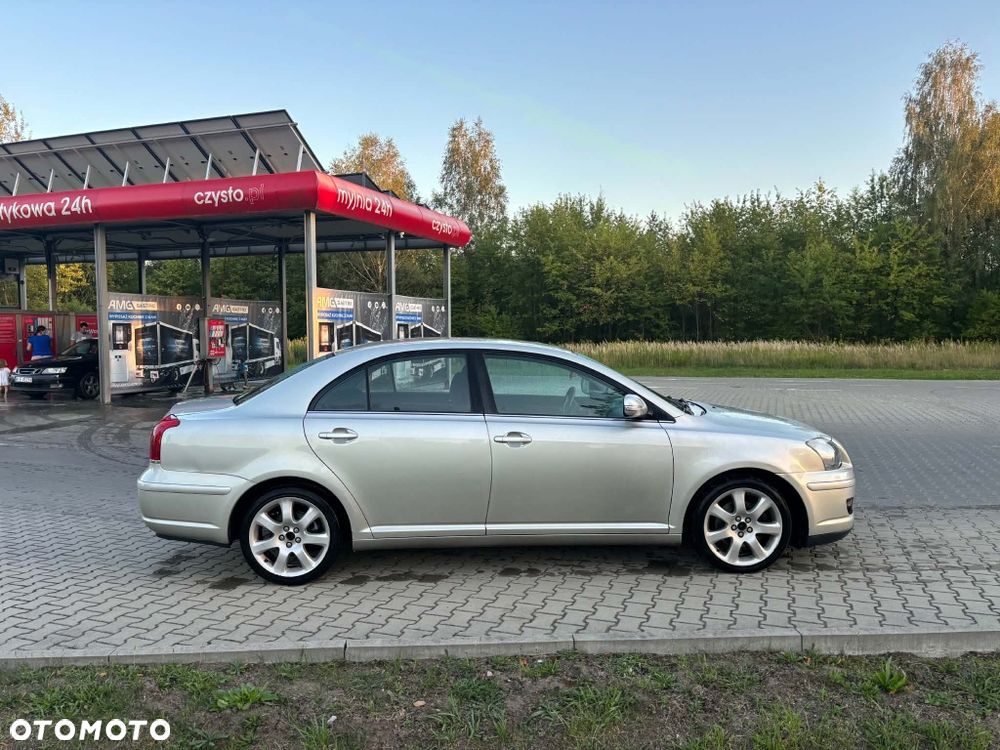 Toyota Avensis - 4