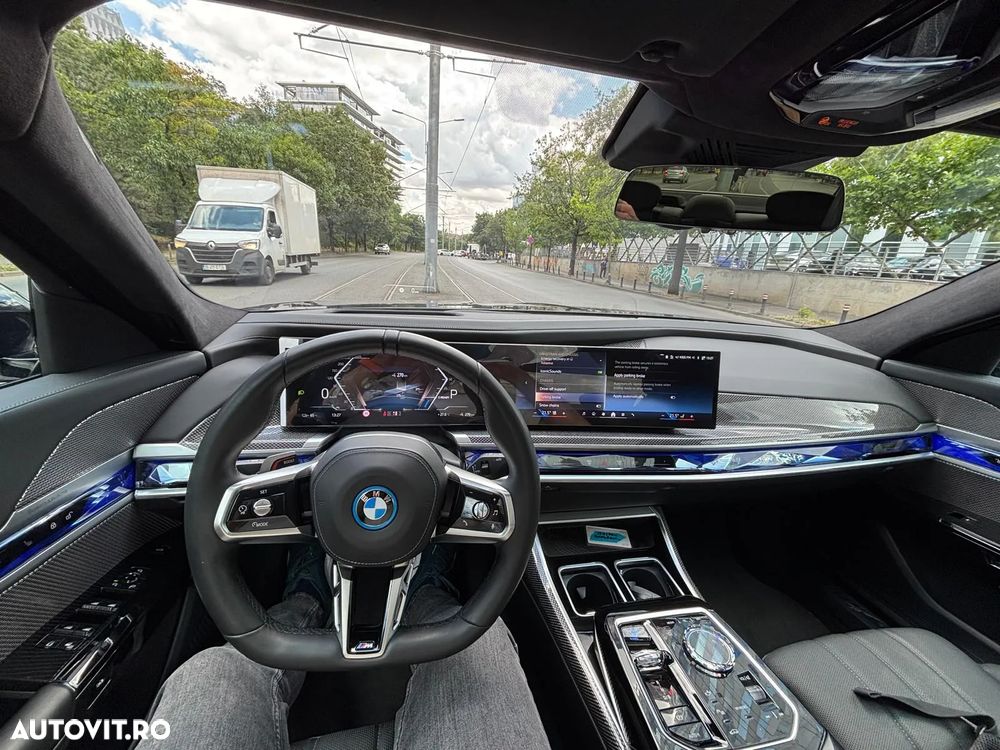 BMW i7 - 4