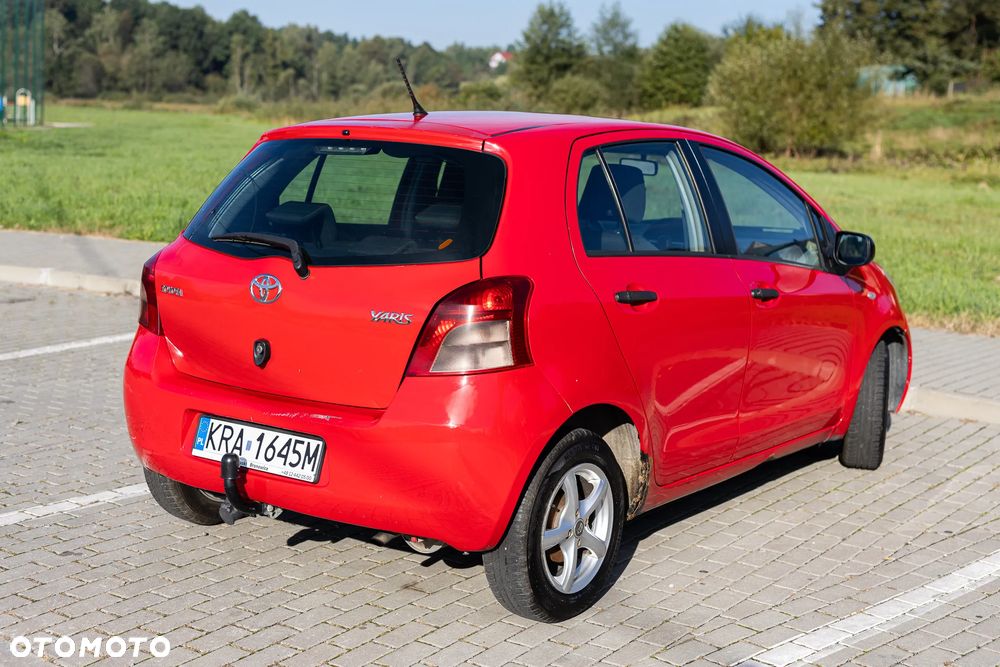 Toyota Yaris 1.0 Luna A/C - 12