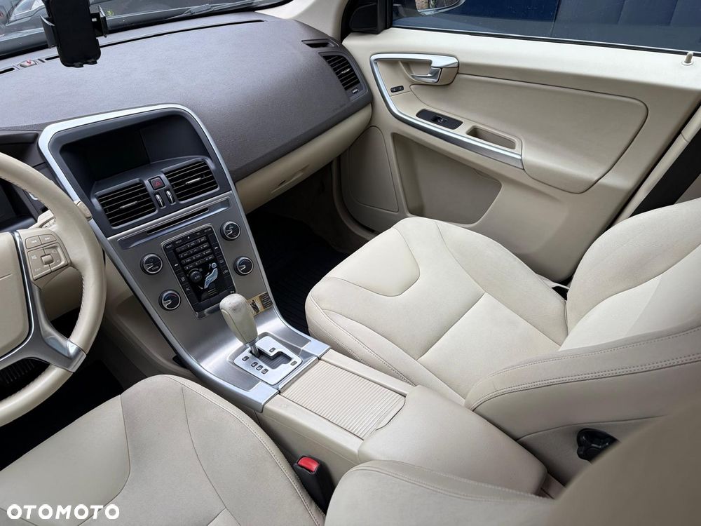 Volvo XC 60 D3 Momentum - 3