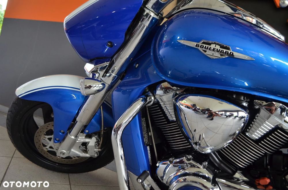 Suzuki Intruder - 21