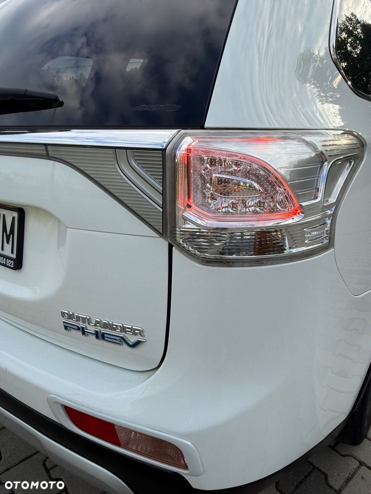 Mitsubishi Outlander 2.0 4WD Top - 29