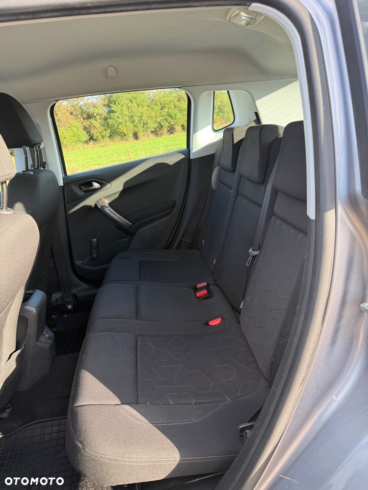 Peugeot 2008 - 18