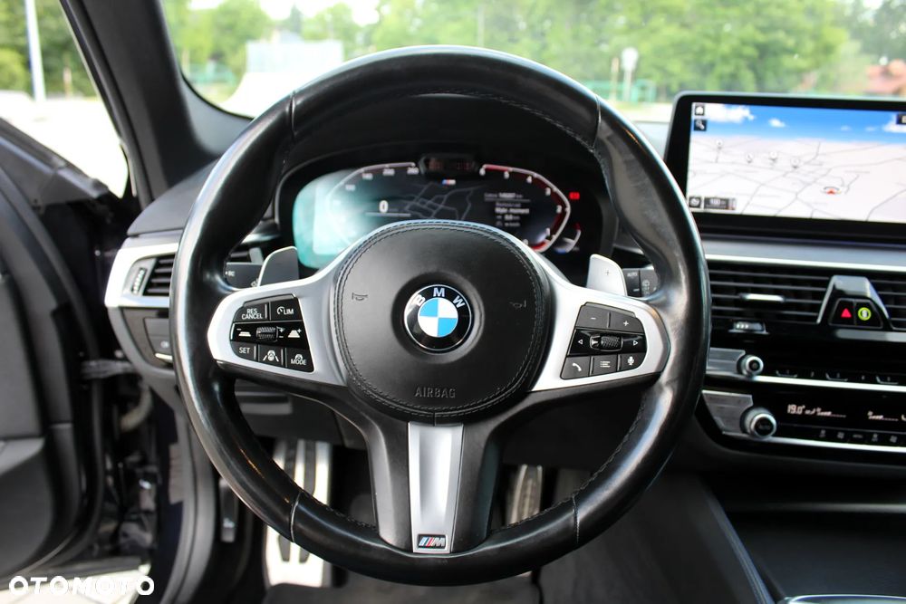 BMW Seria 5 520d xDrive M Sport sport - 24