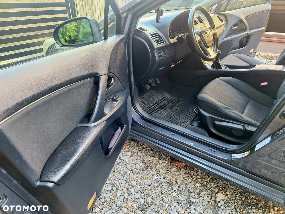 Toyota Avensis 1.6 Luna - 4