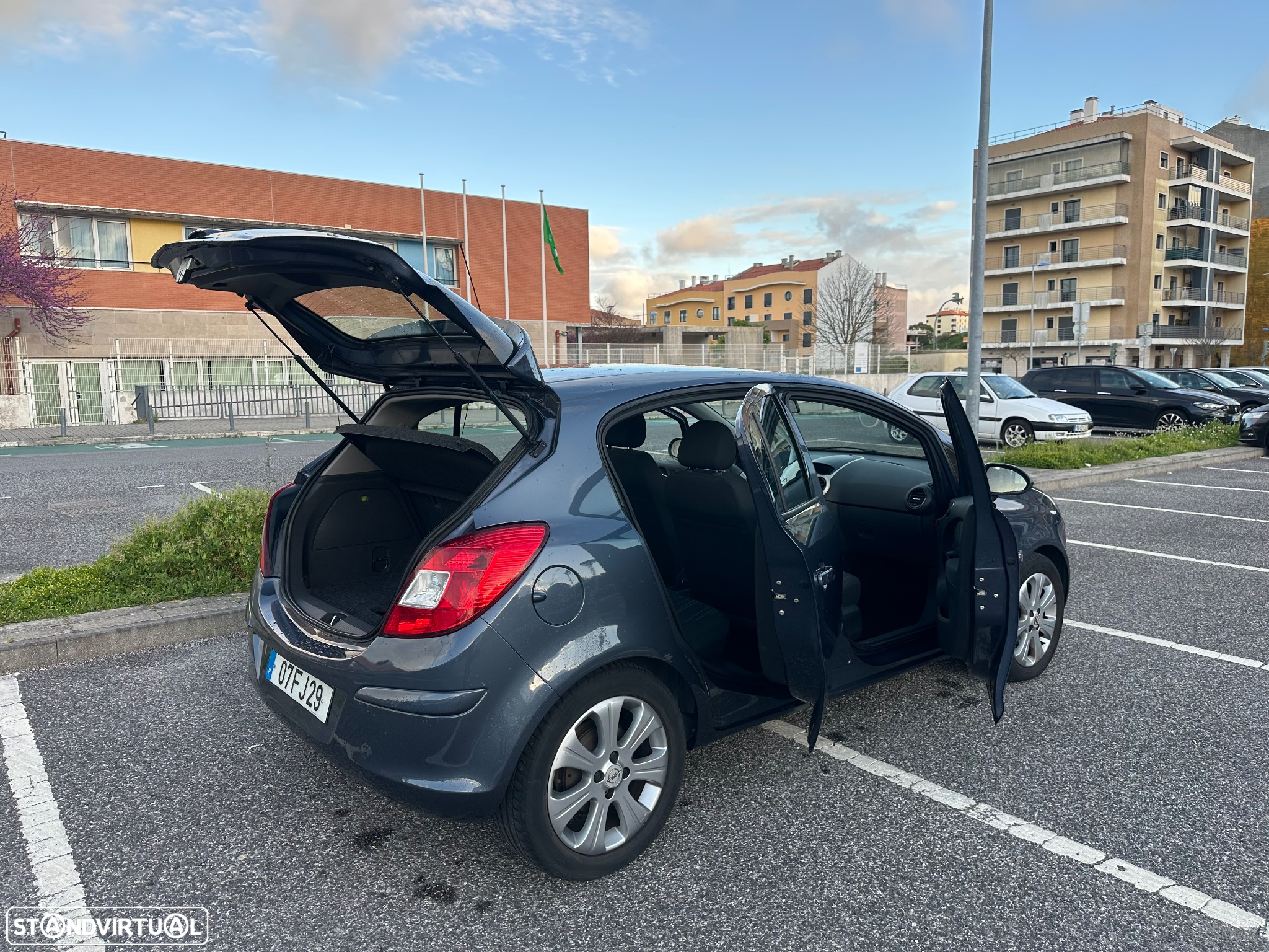 Opel Corsa 1.2 Enjoy - 10