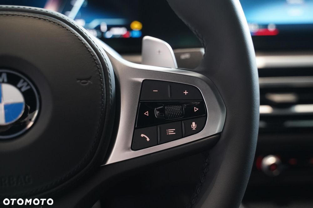 BMW Seria 3 318i M Sport - 12