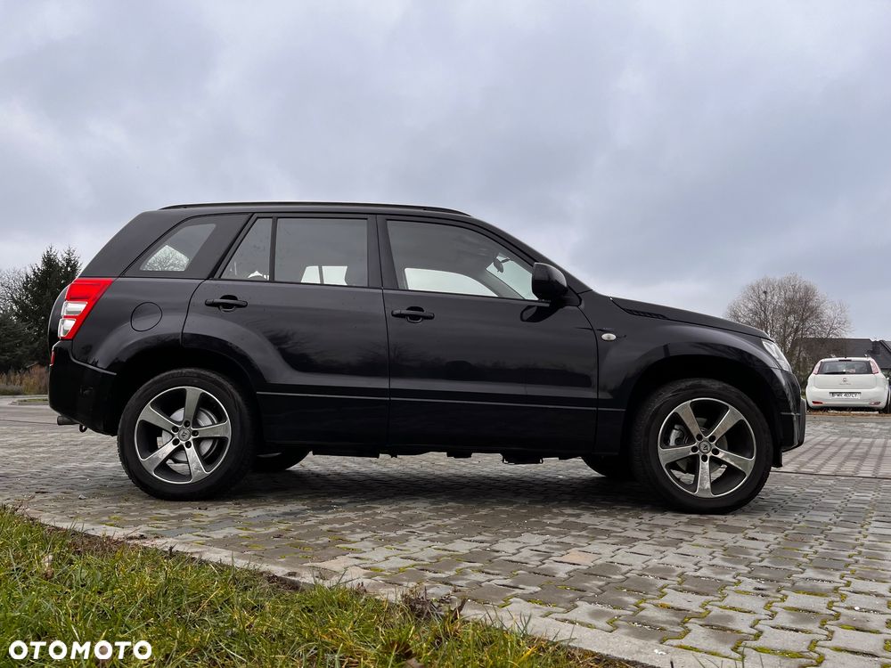 Suzuki Grand Vitara 2.0 - 6