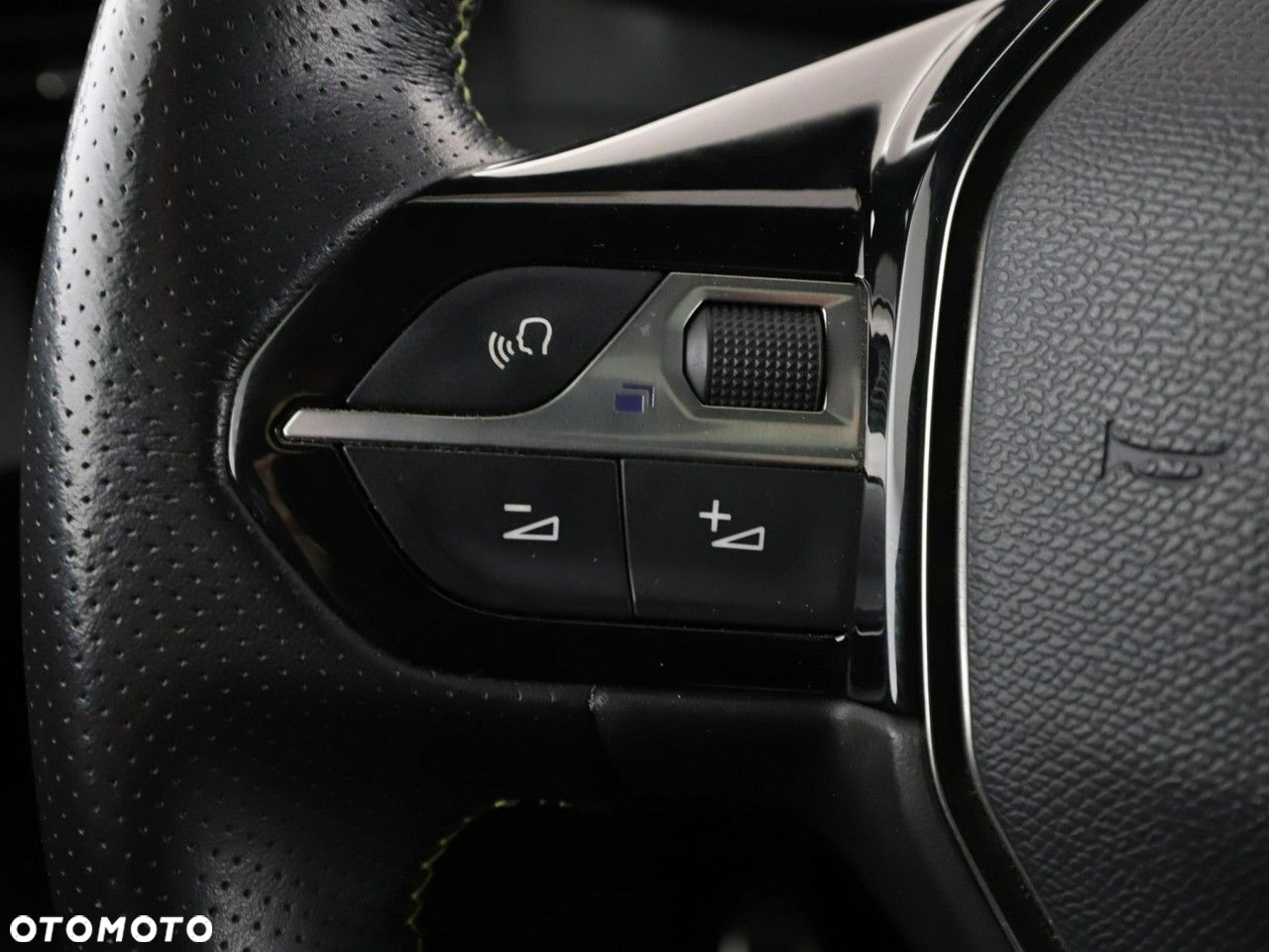 Peugeot 2008 1.2 PureTech GT Line S&S - 32