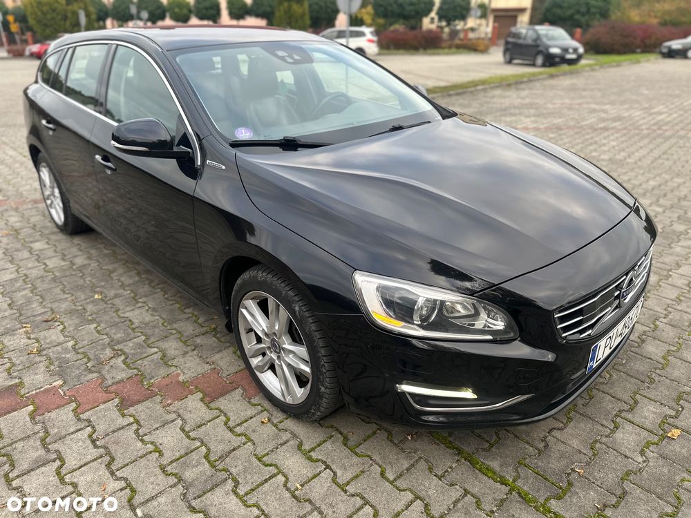 Volvo V60 D6 AWD Plug-in Hybrid Summum - 2