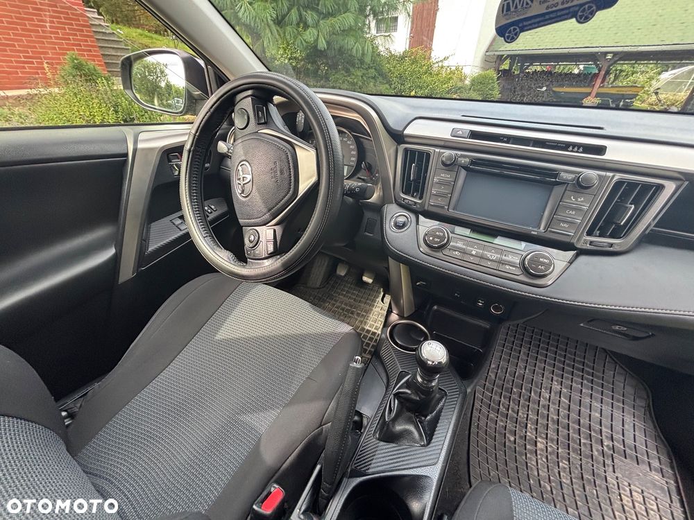 Toyota RAV4 2.2 D-4D Premium - 8