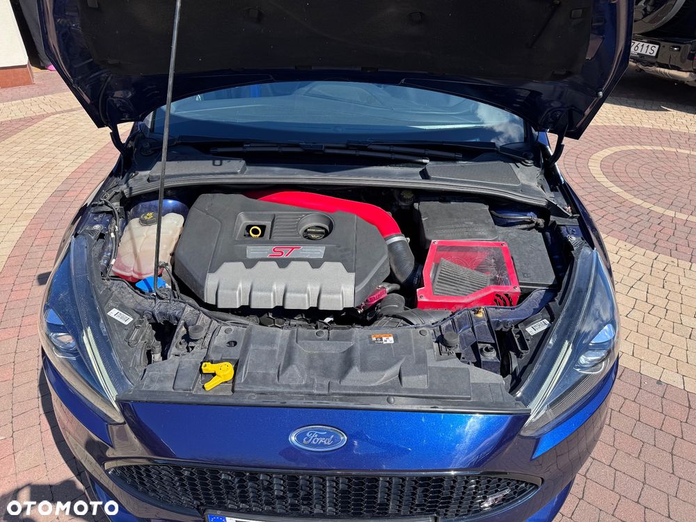 Ford Focus 2.0 EcoBoost ST - 21