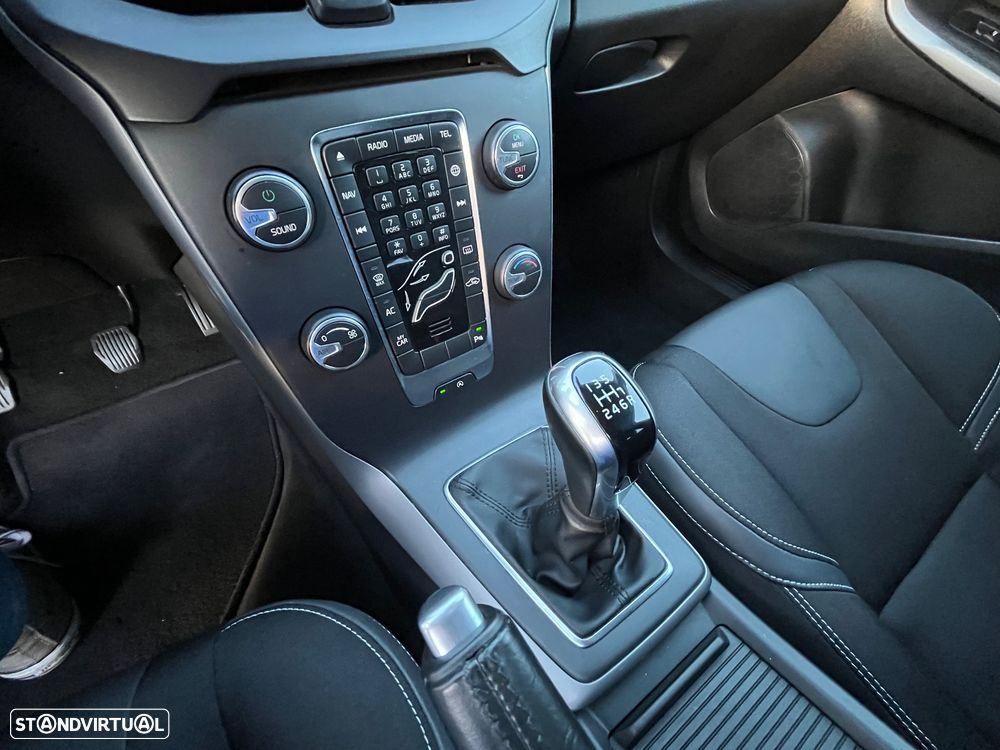Volvo V40 2.0 D3 Momentum - 13