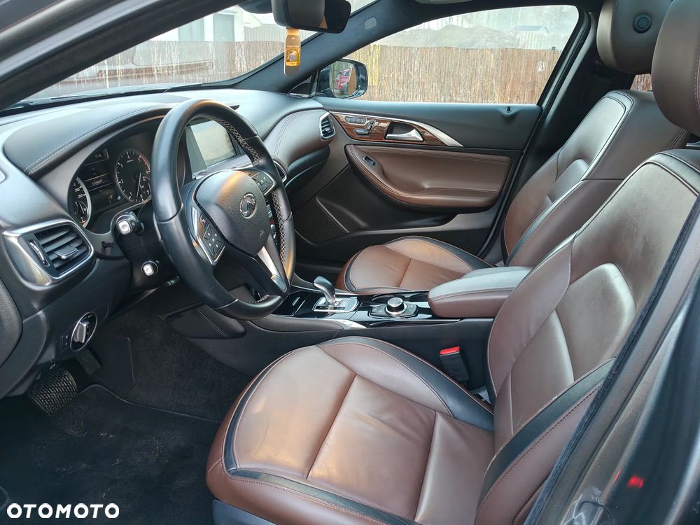 Infiniti Q30 2.2d DCT Premium - 12