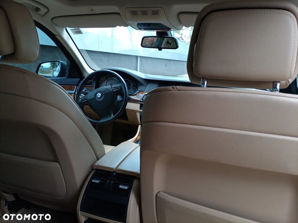 BMW Seria 5 525d - 16