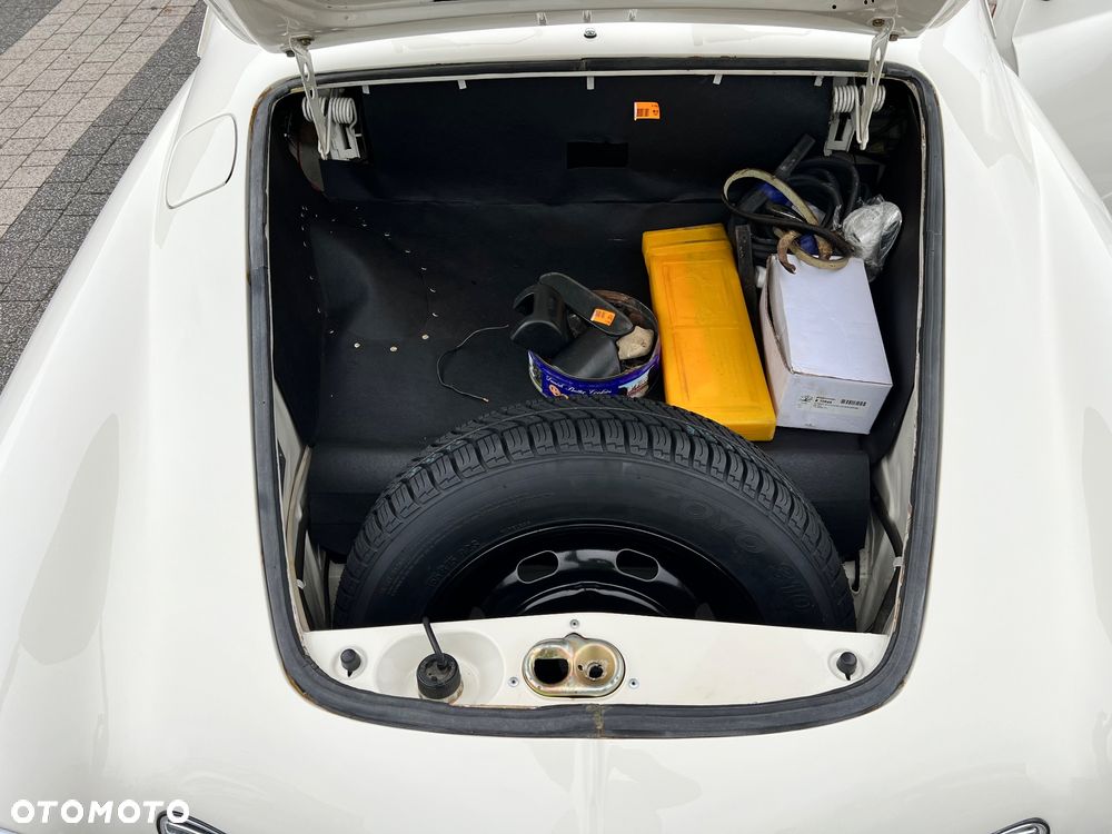 Volkswagen Karmann Ghia - 22