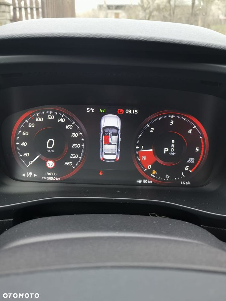 Volvo XC 40 D4 AWD Geartronic R-Design - 12