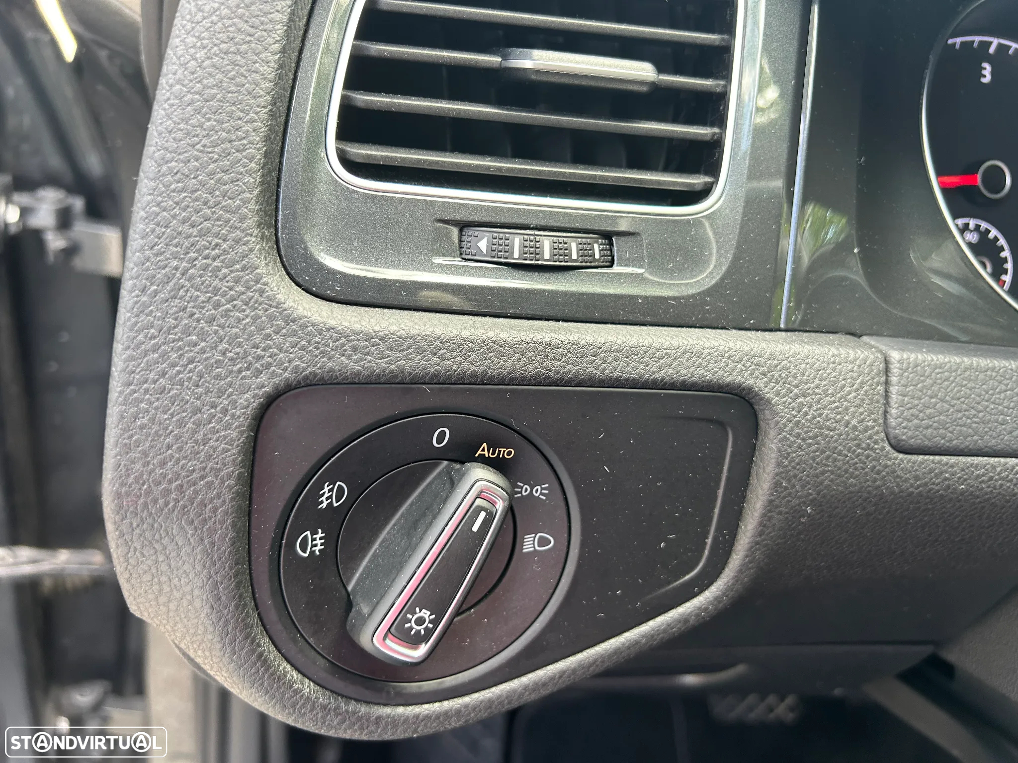 VW Golf Variant 1.6 TDi Confortline DSG - 13