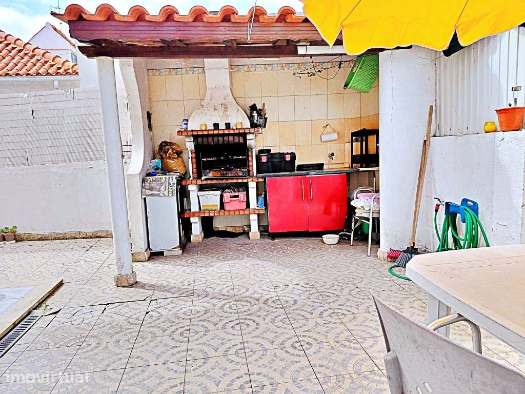 Moradia em Vale de Milhaços - junto à Escola - Grande imagem: 4/24