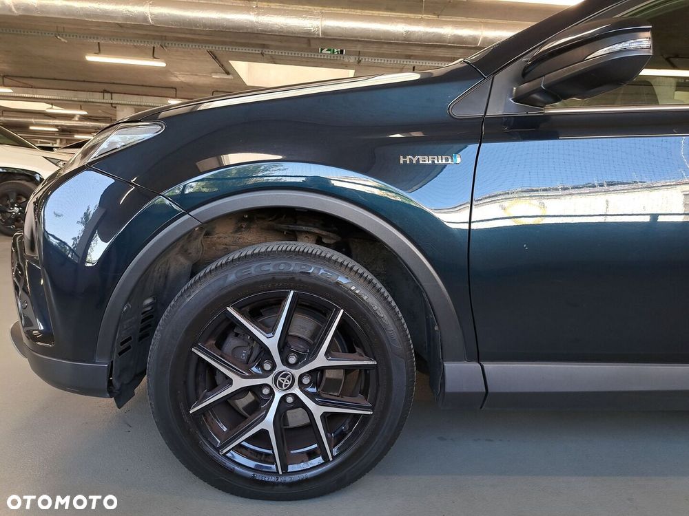 Toyota RAV4 Hybrid Premium 4x4 - 40