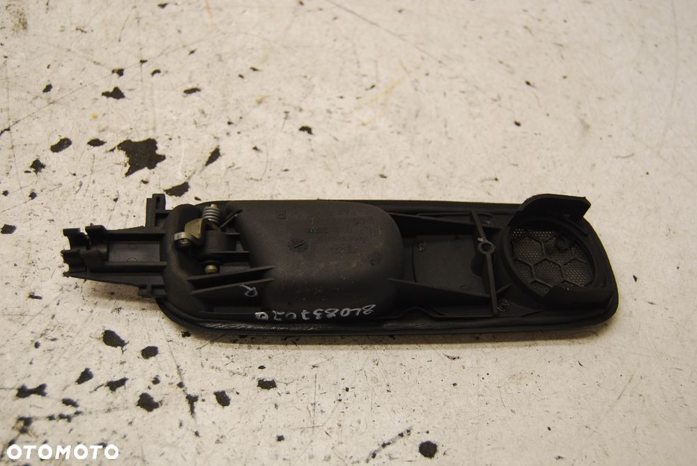 KLAMKA WEWNĘTRZNĄ PRAWY PRZÓD 8L1837020R AUDI A3 8L 3D - 2
