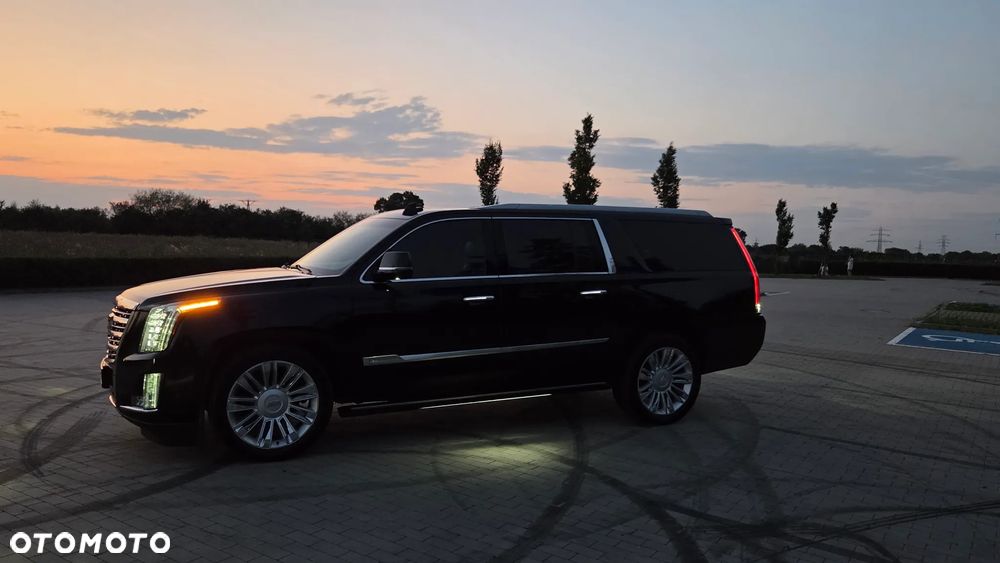 Cadillac Escalade - 8