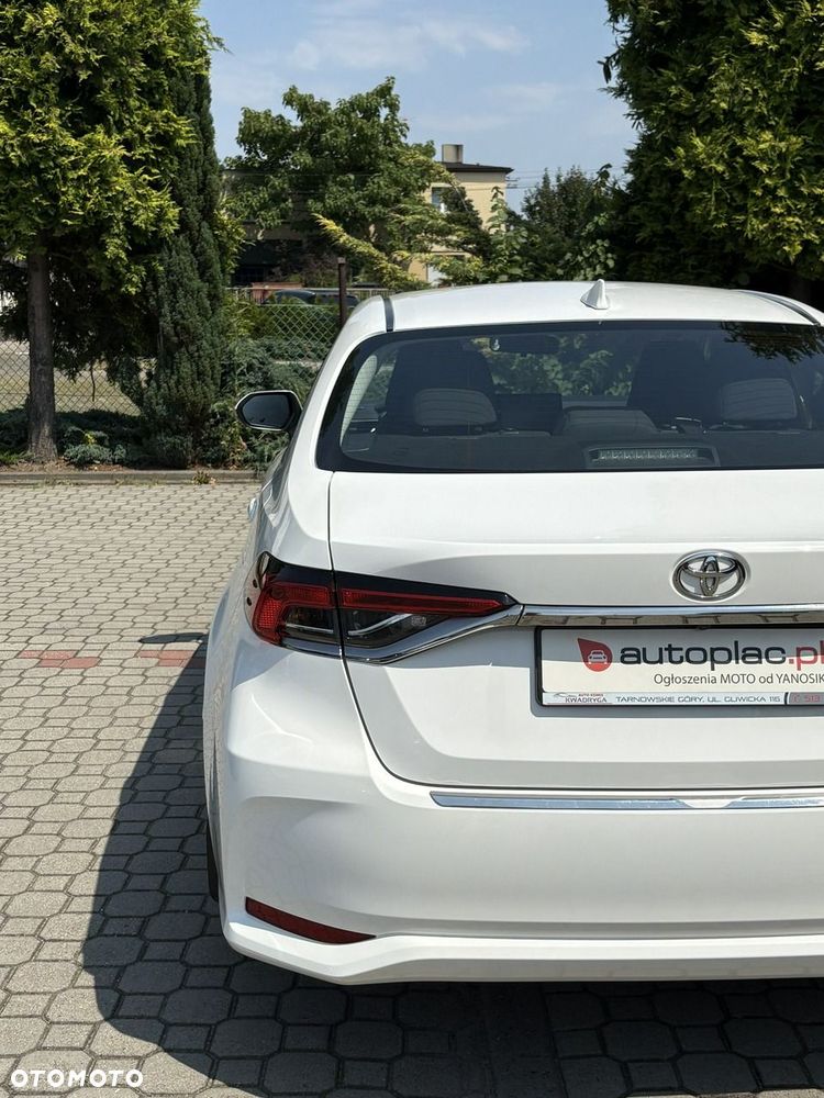 Toyota Corolla - 13