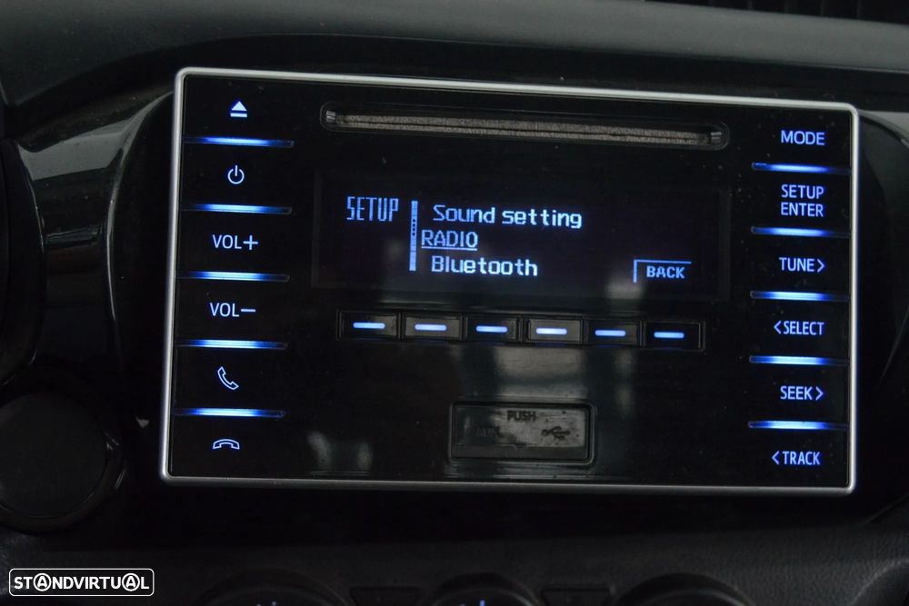Toyota Hilux 2.4 D-4D 4X4 Cabine Simples 2L - 33