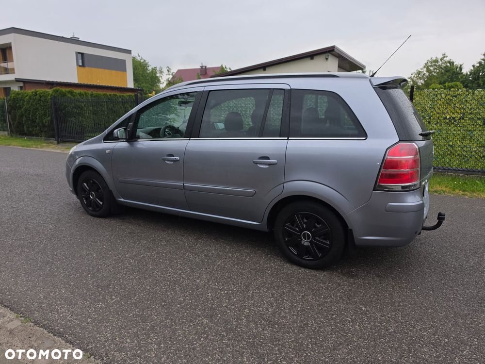 Opel Zafira 1.8 Family - 2