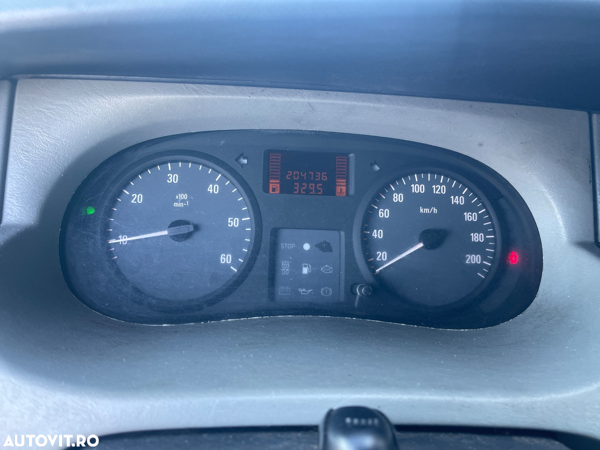 Opel Vivaro - 24