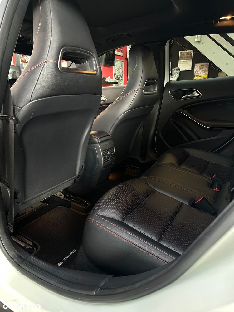 Mercedes-Benz GLA 250 4-Matic - 18