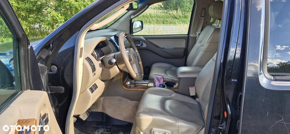 Nissan Pathfinder - 10